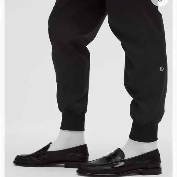 Lululemon athletica Dance Studio Midrise Jogger | Black Knight | Size 4 - Picture 6 of 13
